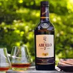 Alternative view of Abuelo 7 år Anejo Reserva Superior Rom